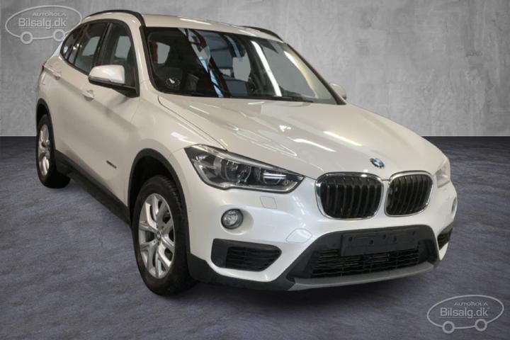 Photo 4 VIN: WBAJG310XJEE27092 - BMW X1 SUV 