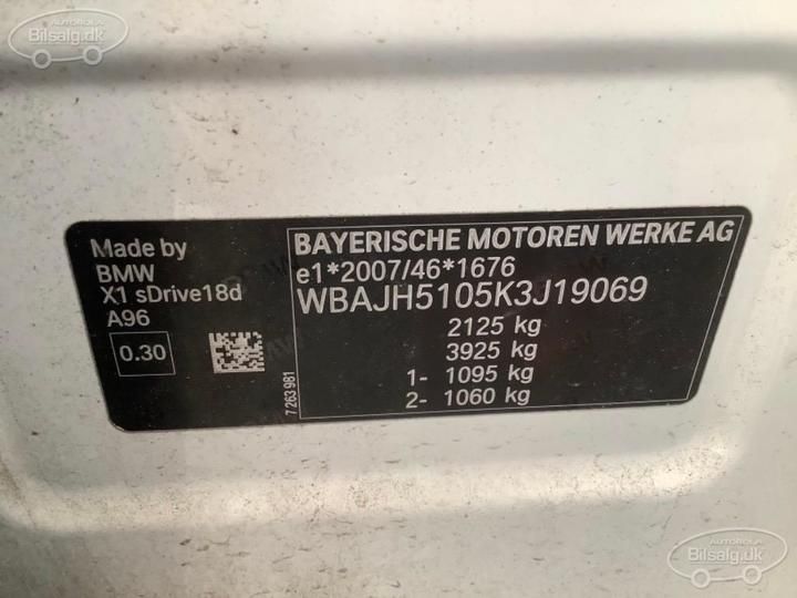 Photo 4 VIN: WBAJH5105K3J19069 - BMW X1 SUV 