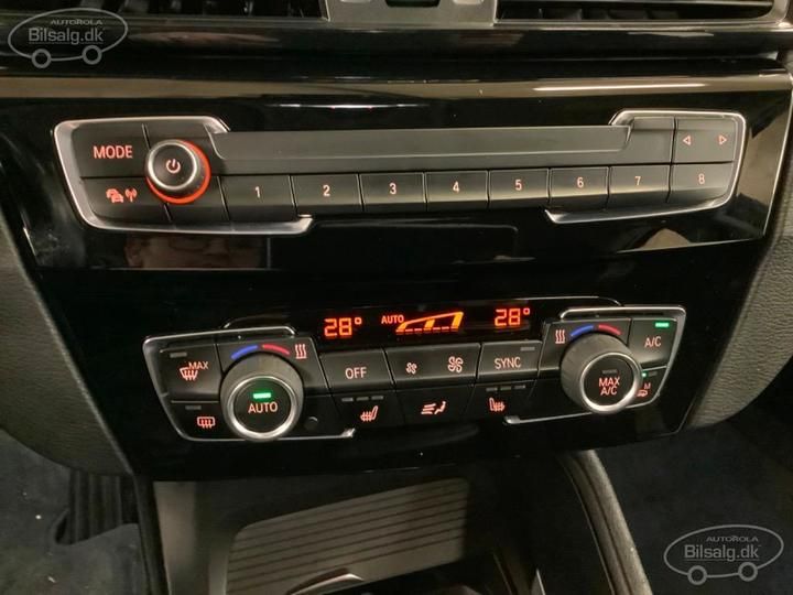 Photo 11 VIN: WBAJJ1100KEF68227 - BMW X1 SUV 