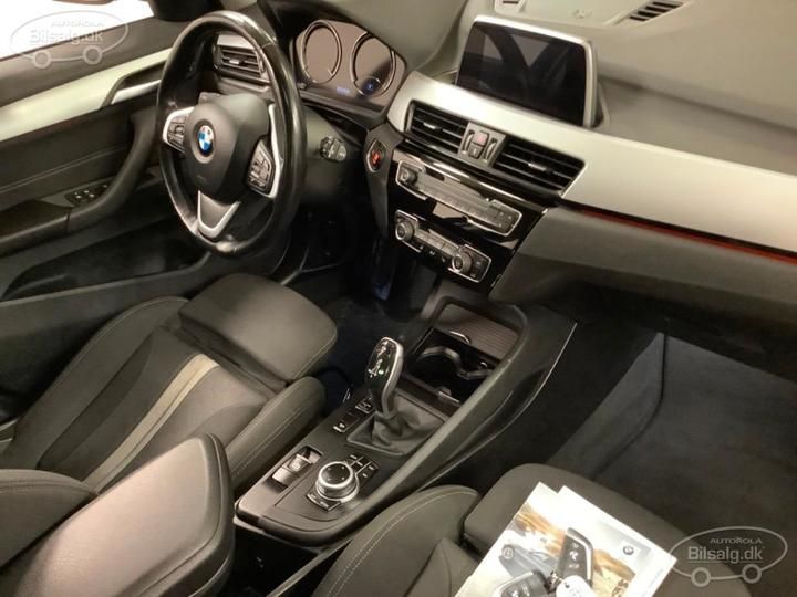 Photo 12 VIN: WBAJJ1100KEF68227 - BMW X1 SUV 