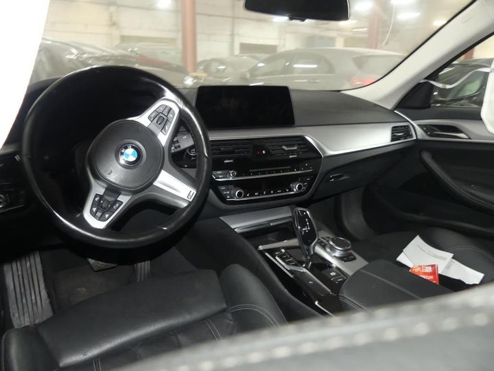 Photo 16 VIN: WBAJK51000BU91536 - BMW 5 