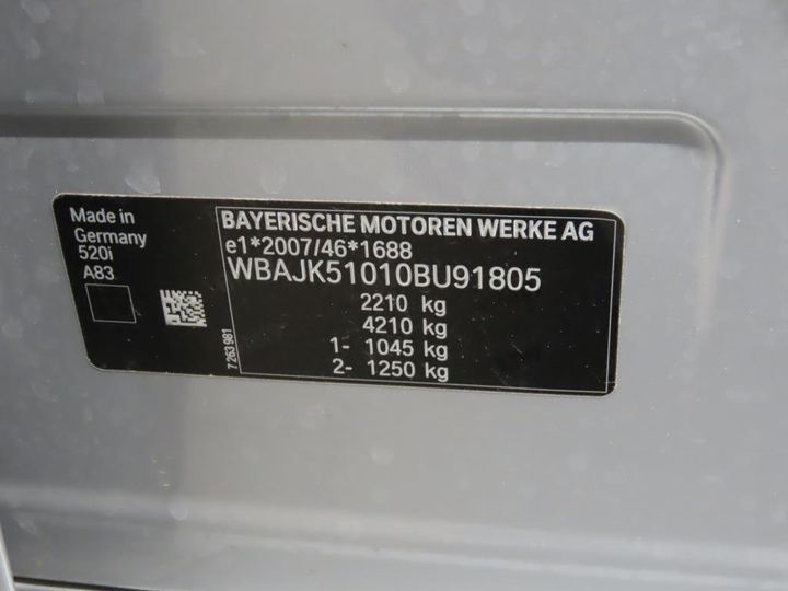 Photo 12 VIN: WBAJK51010BU91805 - BMW 520I 