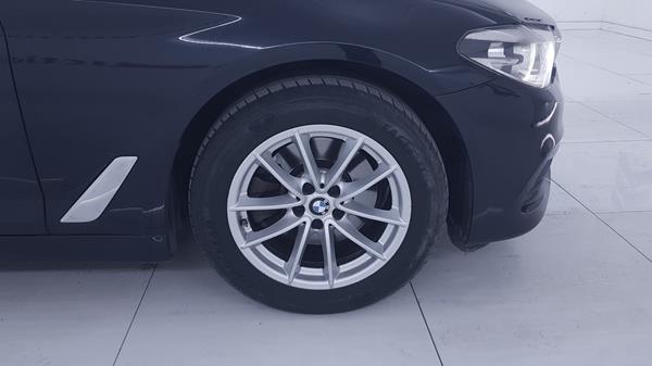 Photo 31 VIN: WBAJL1100JBM39914 - BMW 520 I 