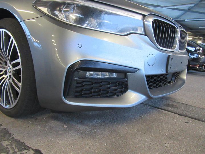 Photo 25 VIN: WBAJM11000B212900 - BMW 540I 