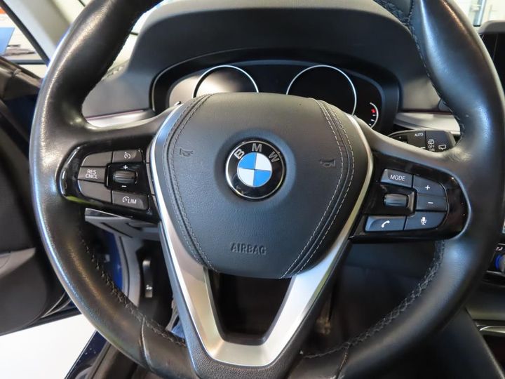 Photo 10 VIN: WBAJM7100JB068771 - BMW SERIES 5 