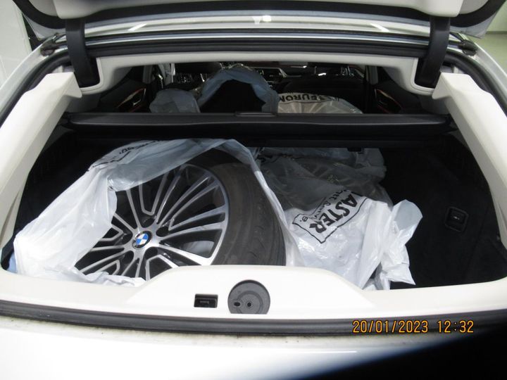 Photo 12 VIN: WBAJM71060B071687 - BMW 520D 