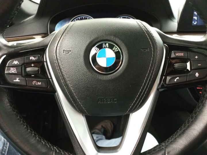 Photo 14 VIN: WBAJM91020BH39290 - BMW 520D 