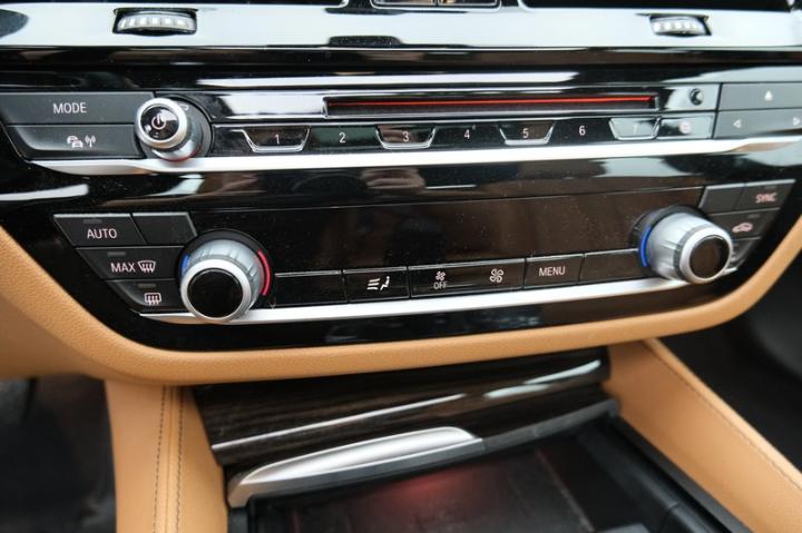 Photo 23 VIN: WBAJN51060G979965 - BMW 5SRIE TOURING 17 