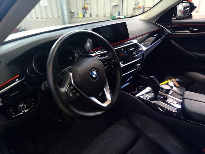 Photo 3 VIN: WBAJP3105KBT83387 - BMW SERIES 5 