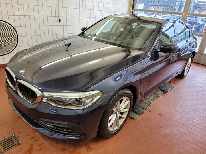 Photo 1 VIN: WBAJP91000CD59933 - BMW 530E 