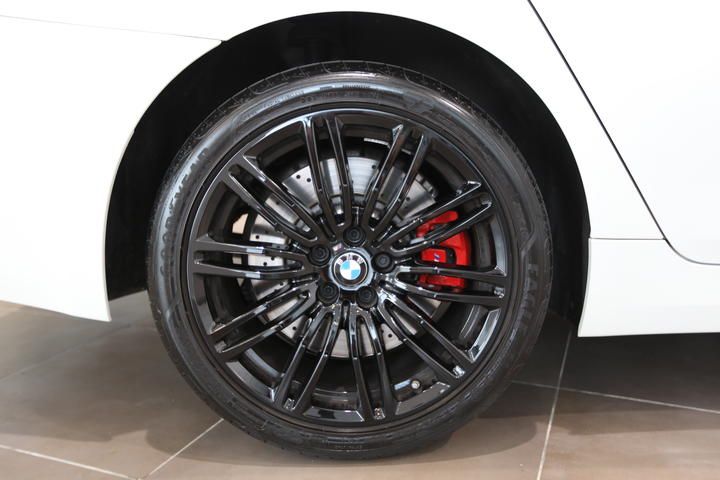 Photo 11 VIN: WBAJR11010CE52150 - BMW 520IA CITY CAR 