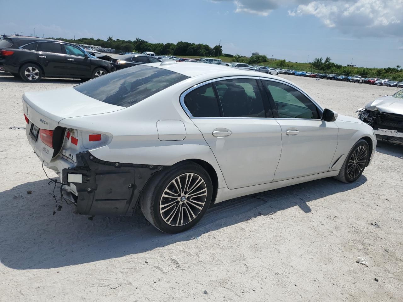 Photo 2 VIN: WBAJR3C04LWW64503 - BMW 5ER 