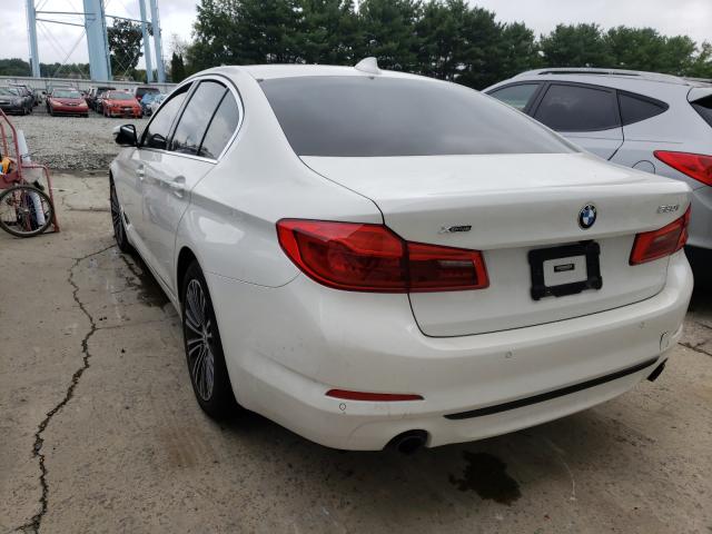 Photo 2 VIN: WBAJR7C00LWW79670 - BMW 530 