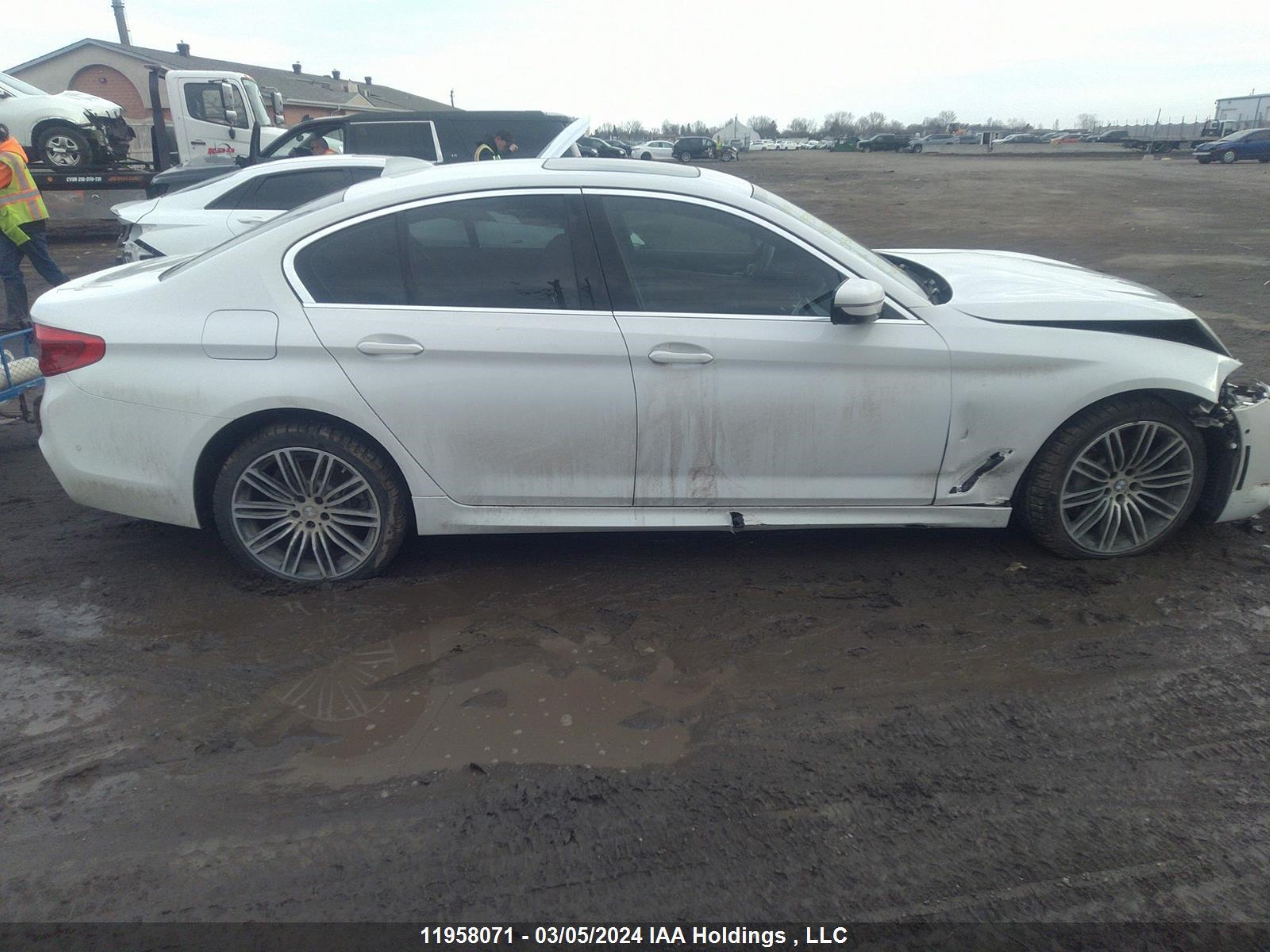 Photo 12 VIN: WBAJR7C02LWW63843 - BMW 5ER 