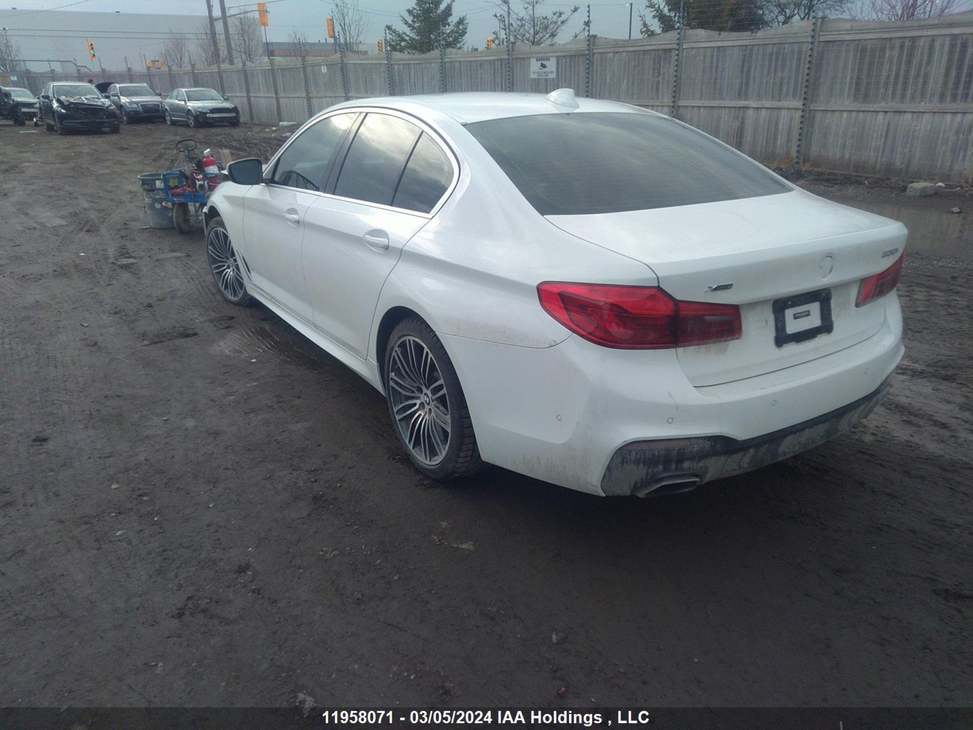 Photo 2 VIN: WBAJR7C02LWW63843 - BMW 5ER 