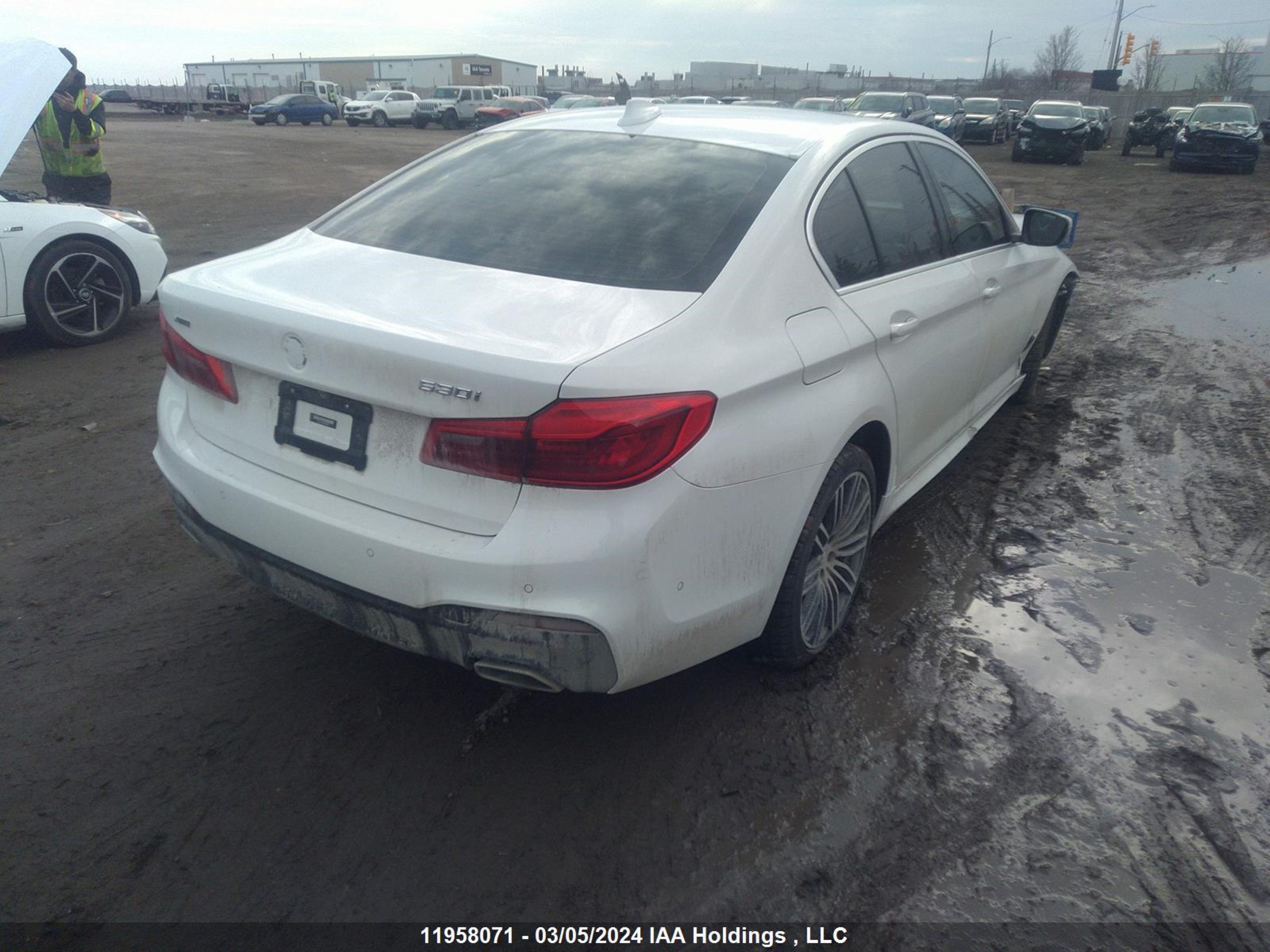 Photo 3 VIN: WBAJR7C02LWW63843 - BMW 5ER 