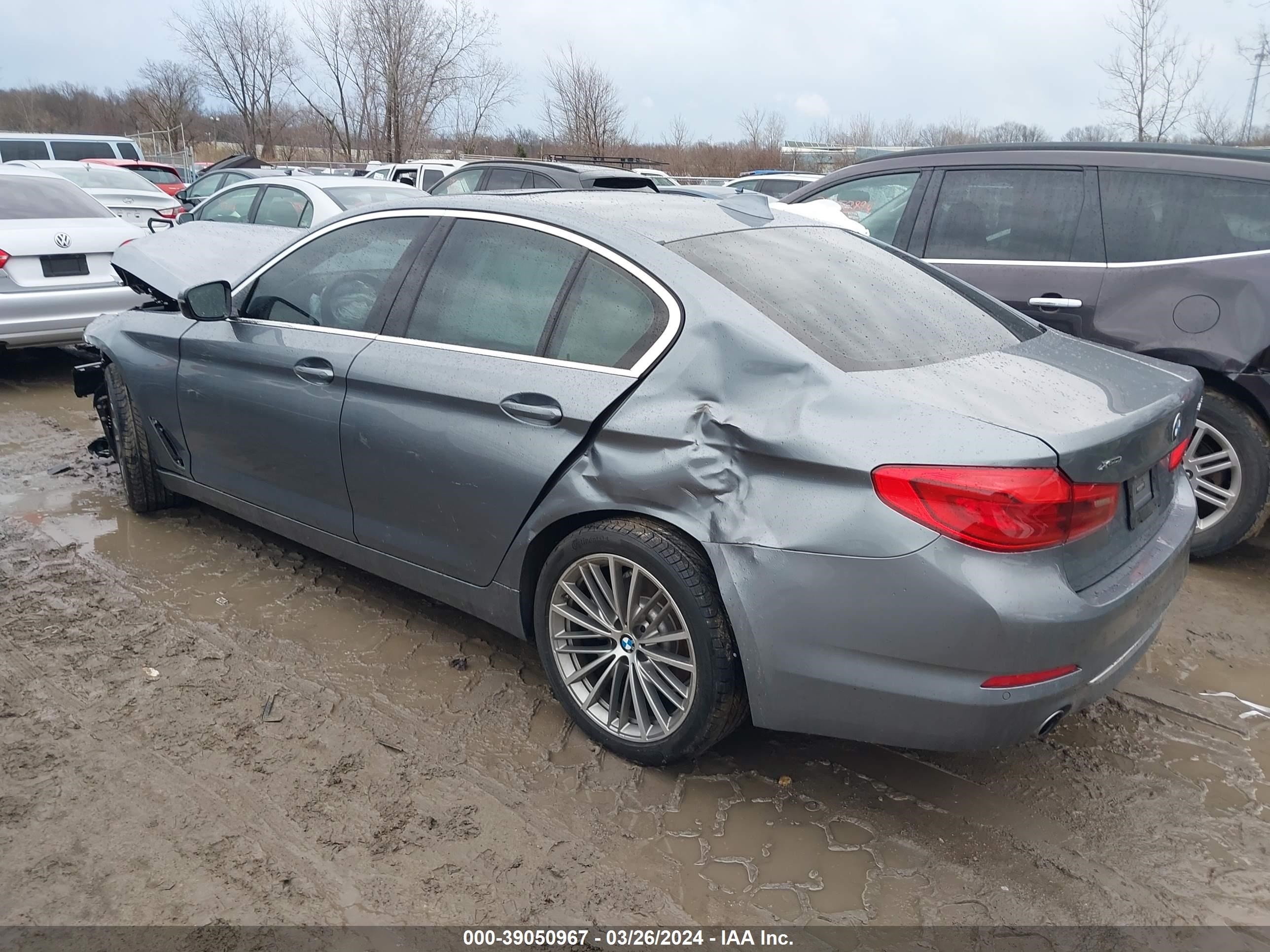 Photo 2 VIN: WBAJR7C09LWW77741 - BMW 5ER 