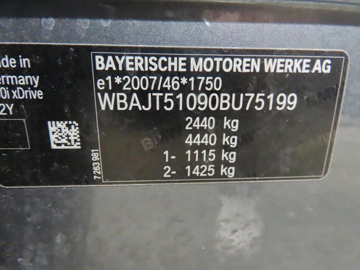 Photo 24 VIN: WBAJT51090BU75199 - BMW 530I 