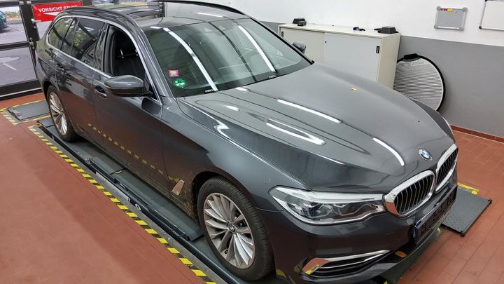 Photo 1 VIN: WBAJT71000CD59995 - BMW 540I 