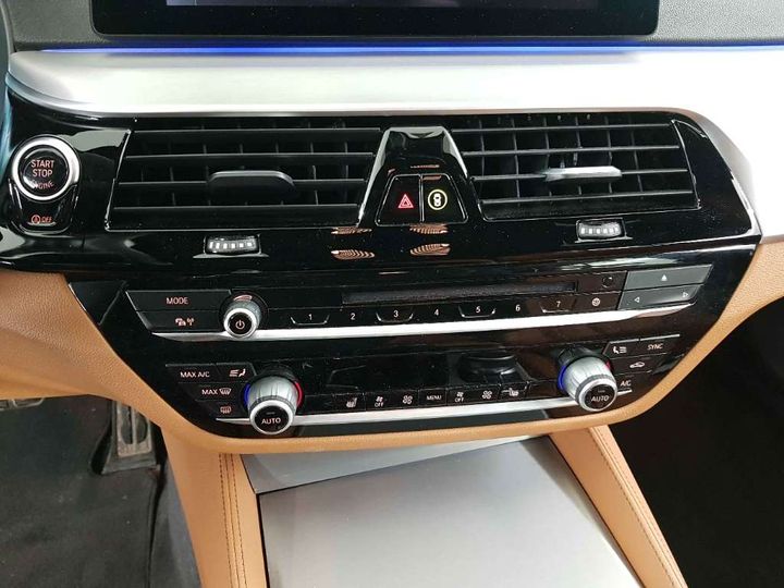 Photo 9 VIN: WBAJT91030BJ25333 - BMW 5 SERIE TOURING 