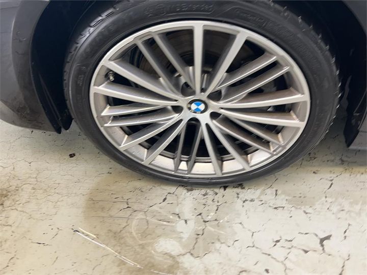 Photo 12 VIN: WBAJT91040BJ25180 - BMW 520 