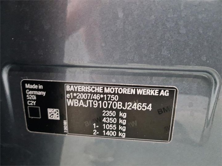 Photo 8 VIN: WBAJT91070BJ24654 - BMW 520 