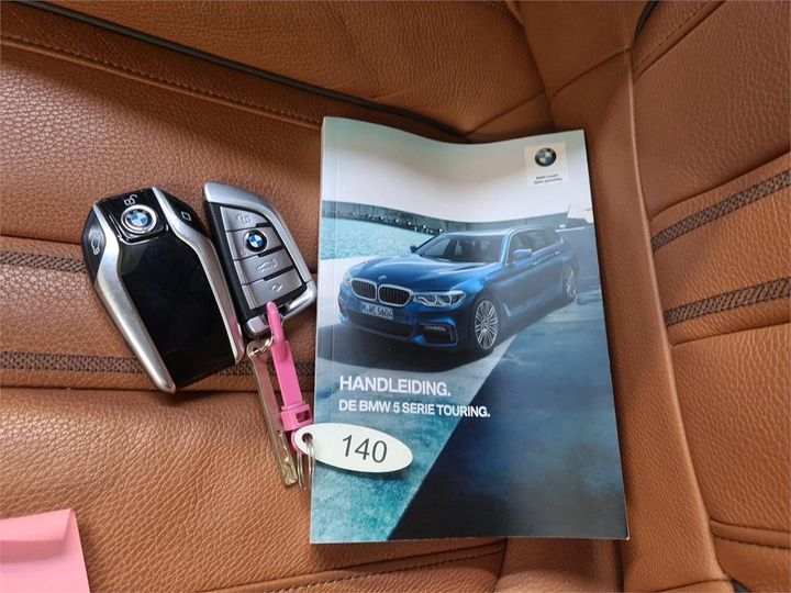 Photo 9 VIN: WBAJT91070BJ25237 - BMW 520 