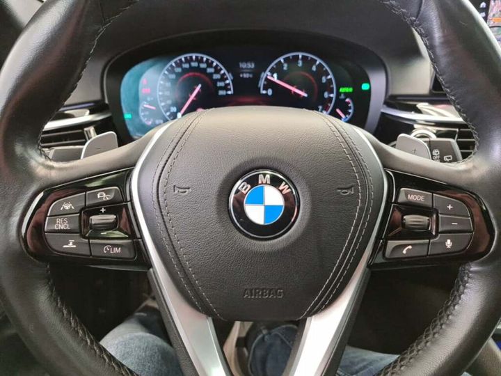 Photo 16 VIN: WBAJT91080BR75443 - BMW 520I 