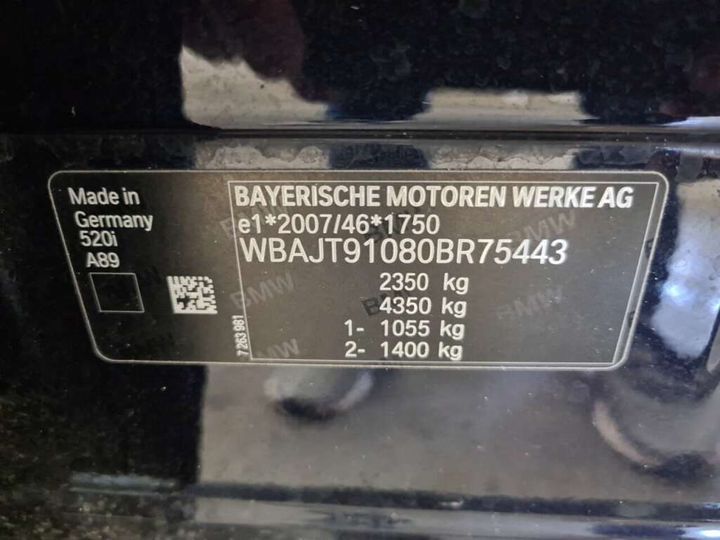 Photo 31 VIN: WBAJT91080BR75443 - BMW 520I 