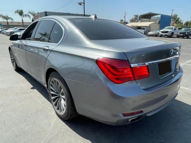 Photo 2 VIN: WBAKA4C52CC613371 - BMW 740 I 