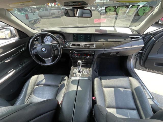 Photo 8 VIN: WBAKA4C52CC613371 - BMW 740 I 