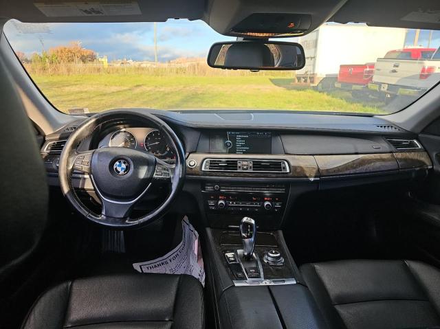 Photo 8 VIN: WBAKA4C52CC613791 - BMW 740 I 