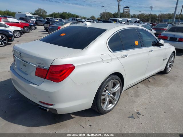 Photo 3 VIN: WBAKA4C54BC392371 - BMW 740I 