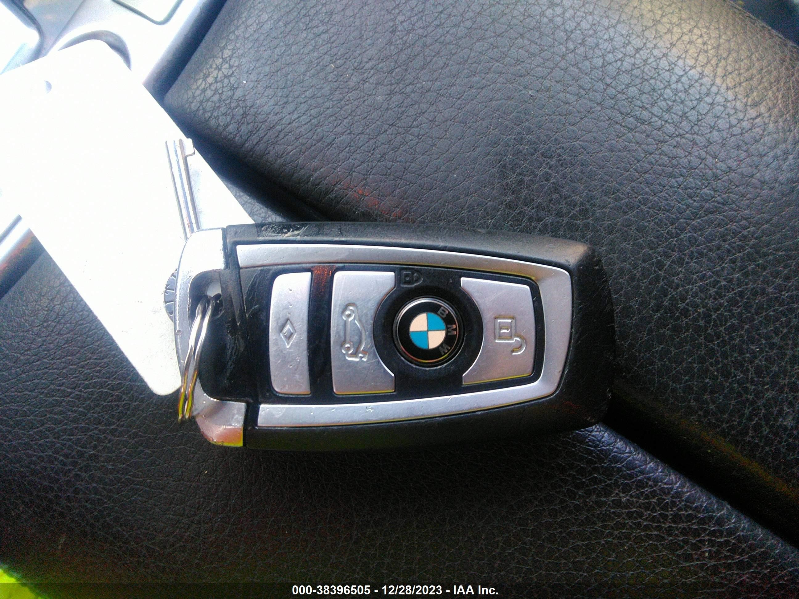 Photo 10 VIN: WBAKA4C54BC612818 - BMW 7ER 