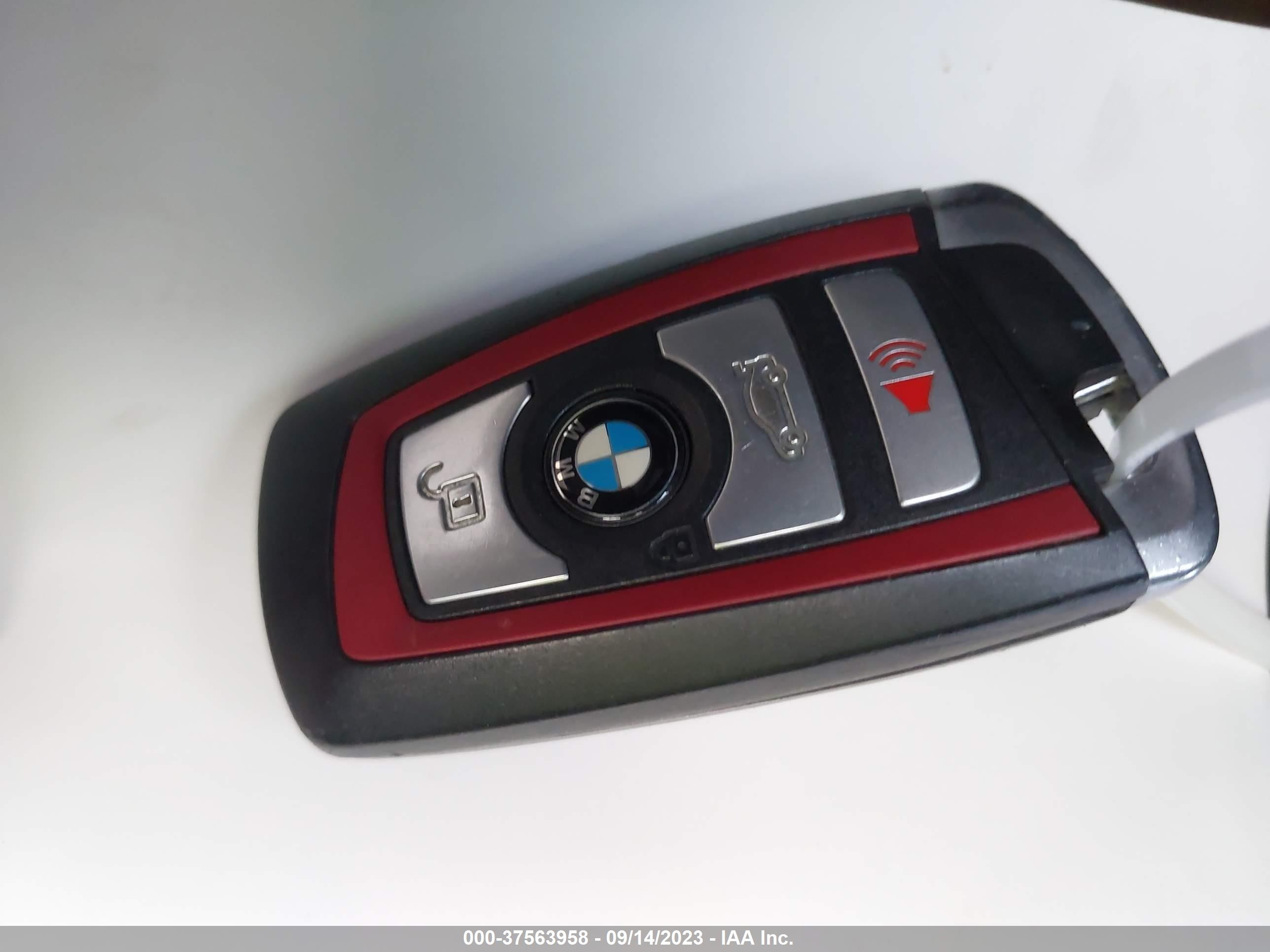 Photo 10 VIN: WBAKA4C55CC613669 - BMW 7ER 