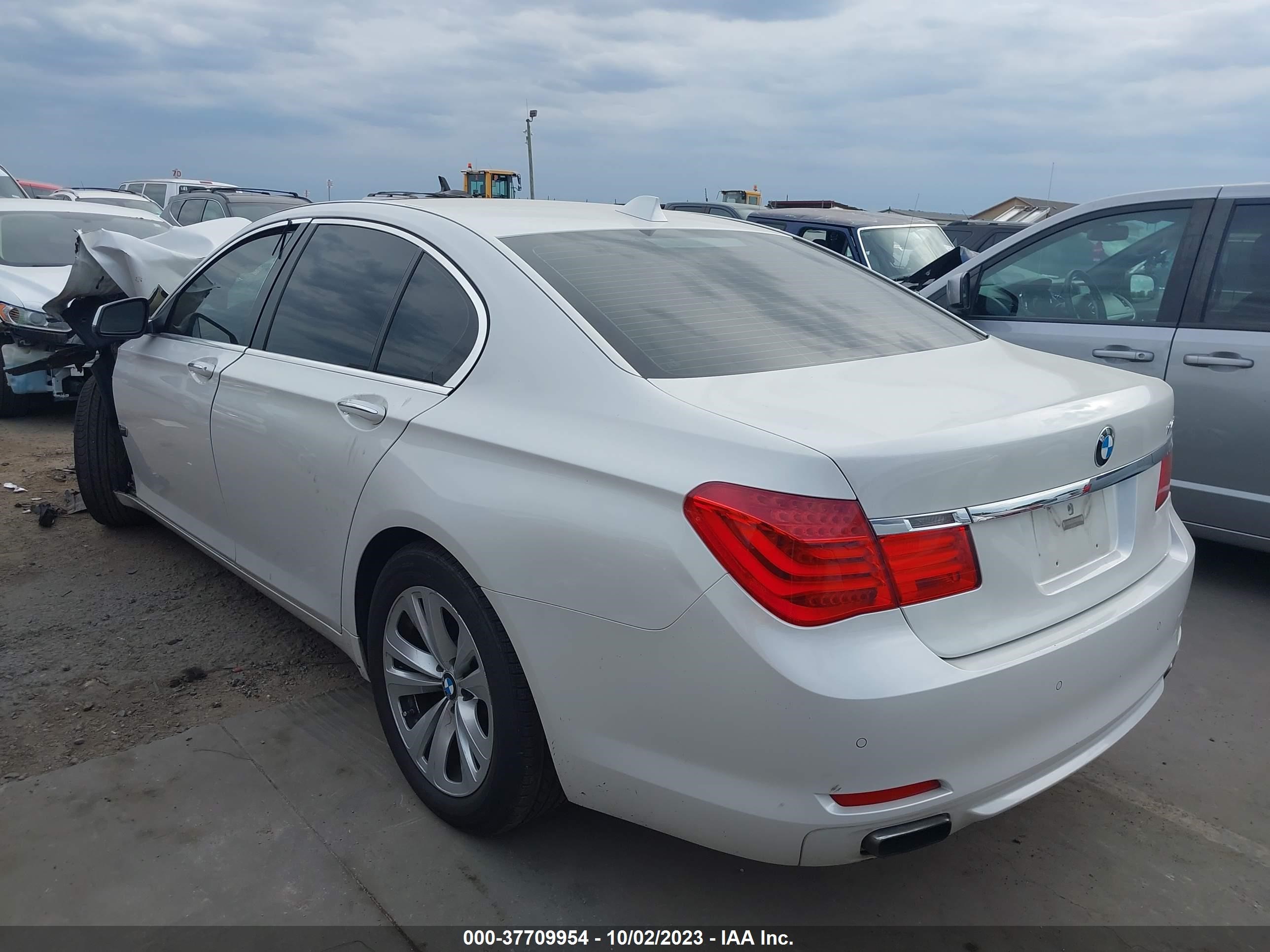 Photo 2 VIN: WBAKA4C57BC392039 - BMW 7ER 