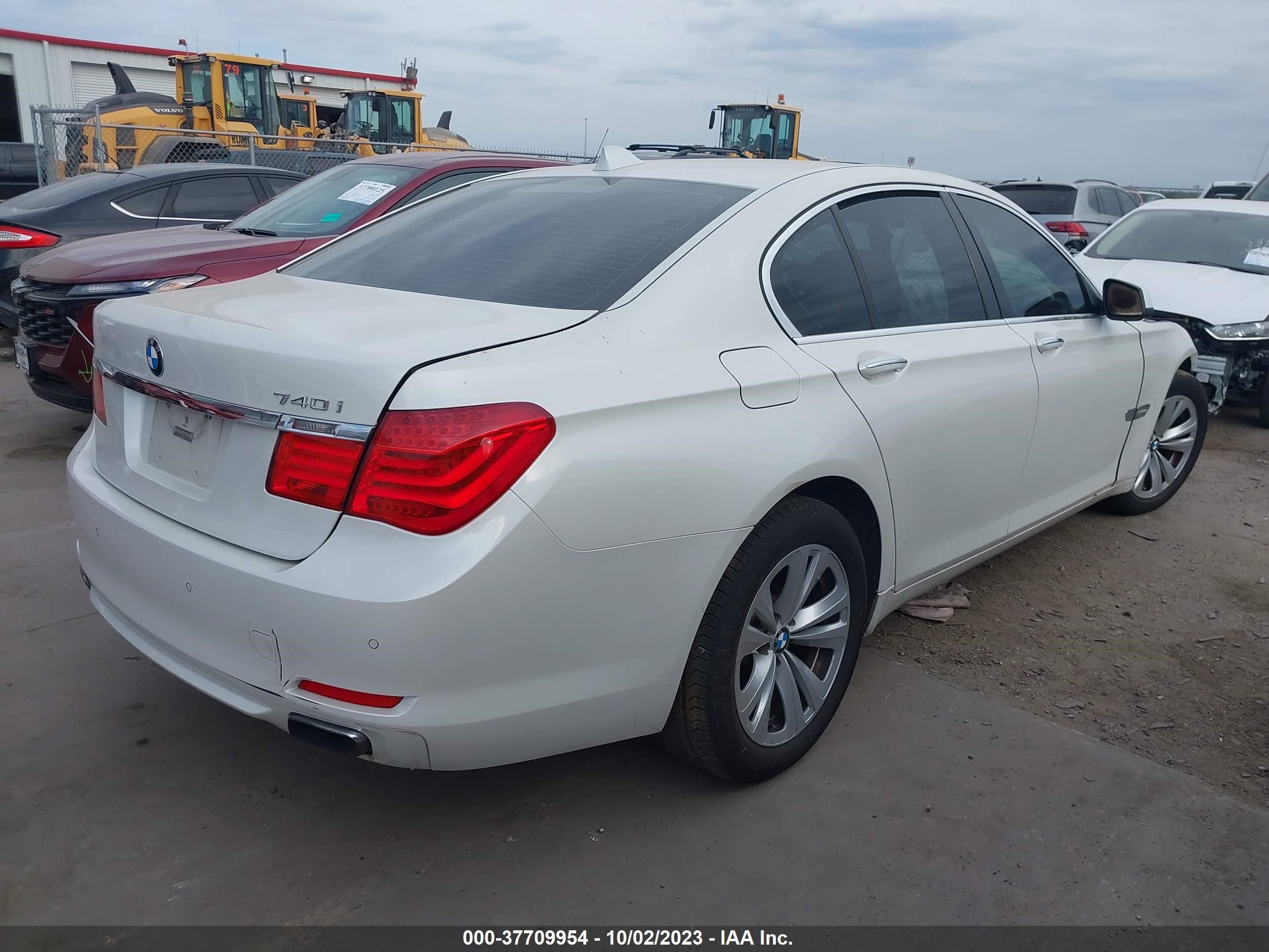 Photo 3 VIN: WBAKA4C57BC392039 - BMW 7ER 