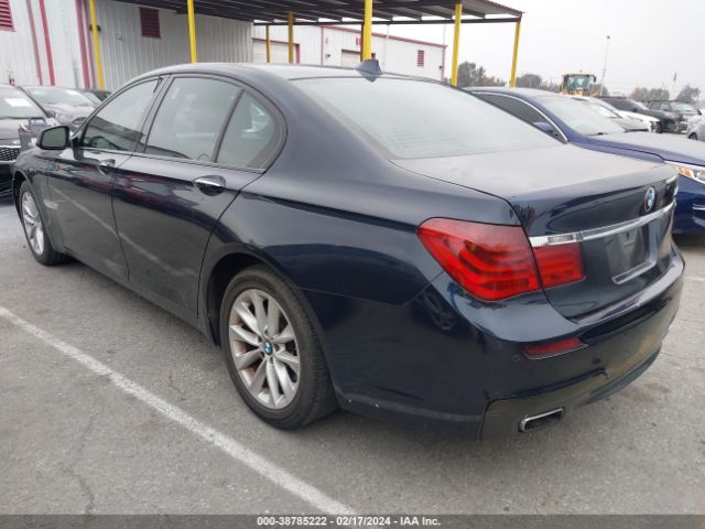 Photo 2 VIN: WBAKA4C57BC392123 - BMW 740I 