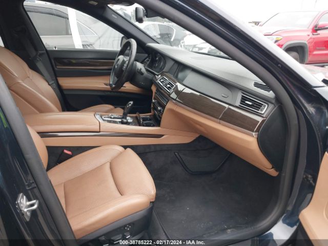 Photo 4 VIN: WBAKA4C57BC392123 - BMW 740I 