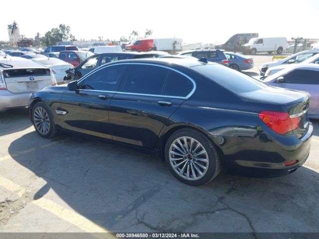 Photo 2 VIN: WBAKA4C57BC612800 - BMW 740I 