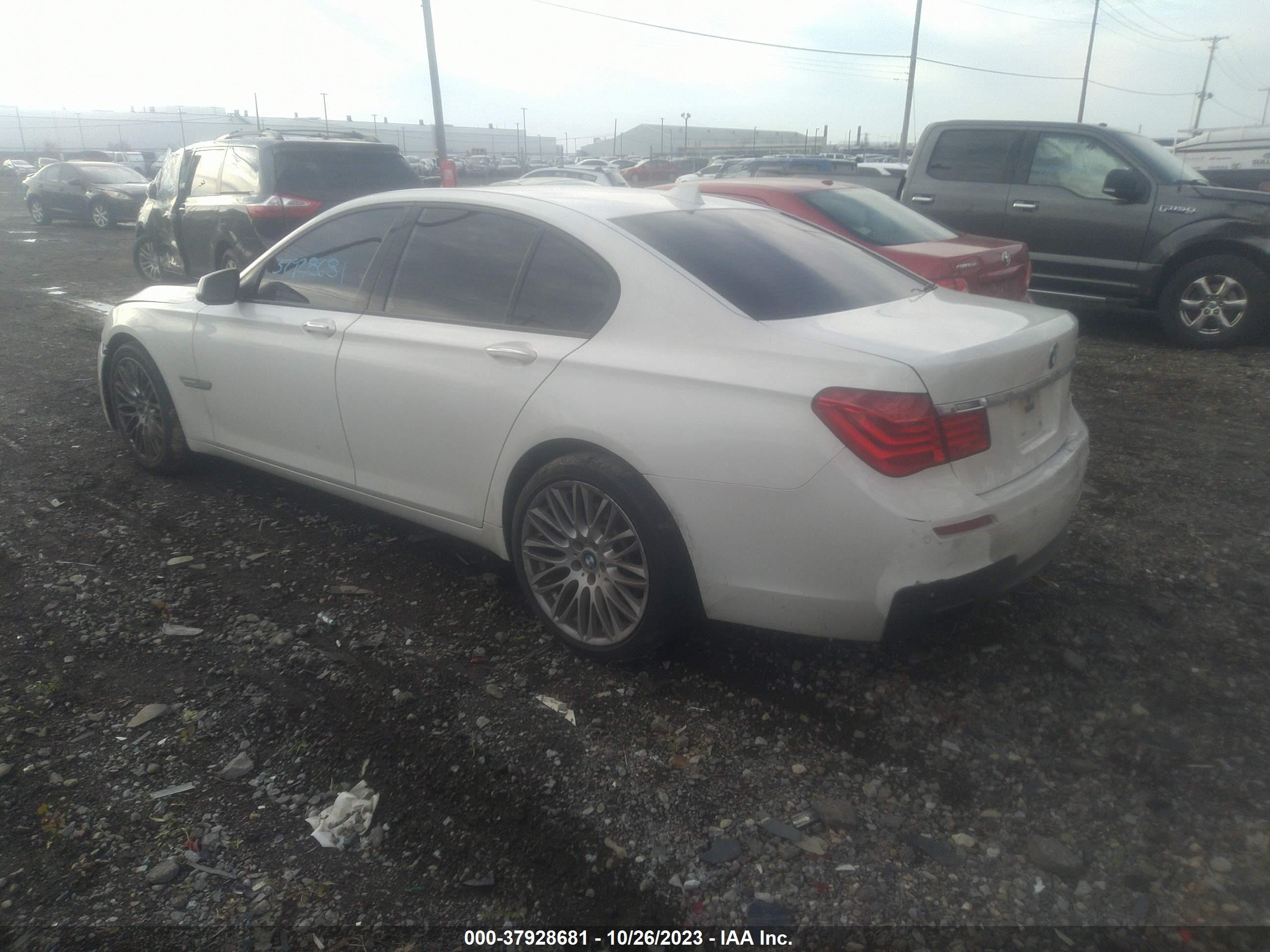 Photo 2 VIN: WBAKA4C57CDS99128 - BMW 7ER 