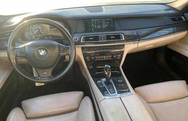 Photo 8 VIN: WBAKA8C50CDX01031 - BMW 750 I 