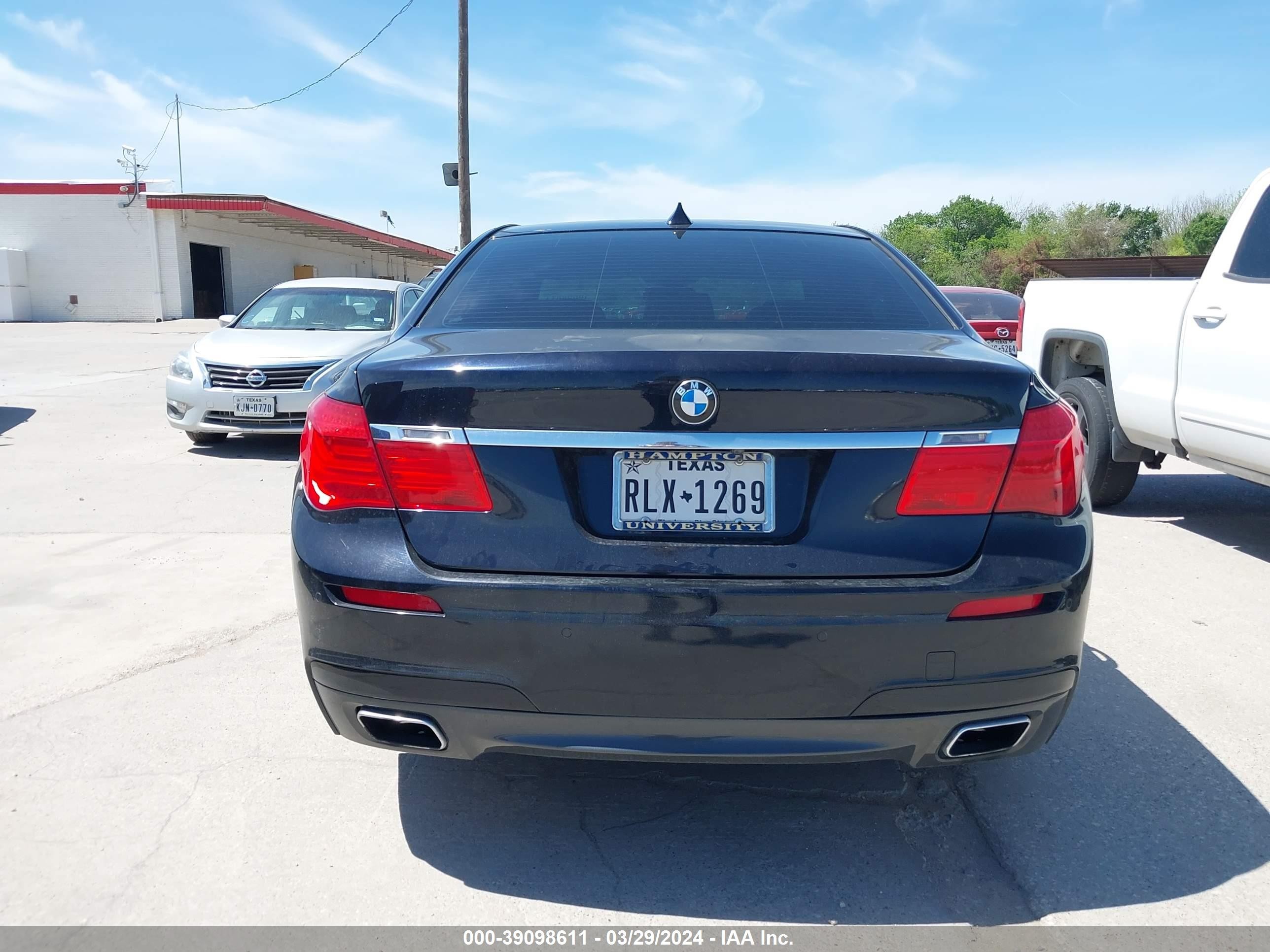 Photo 2 VIN: WBAKA8C50CDX01370 - BMW 7ER 