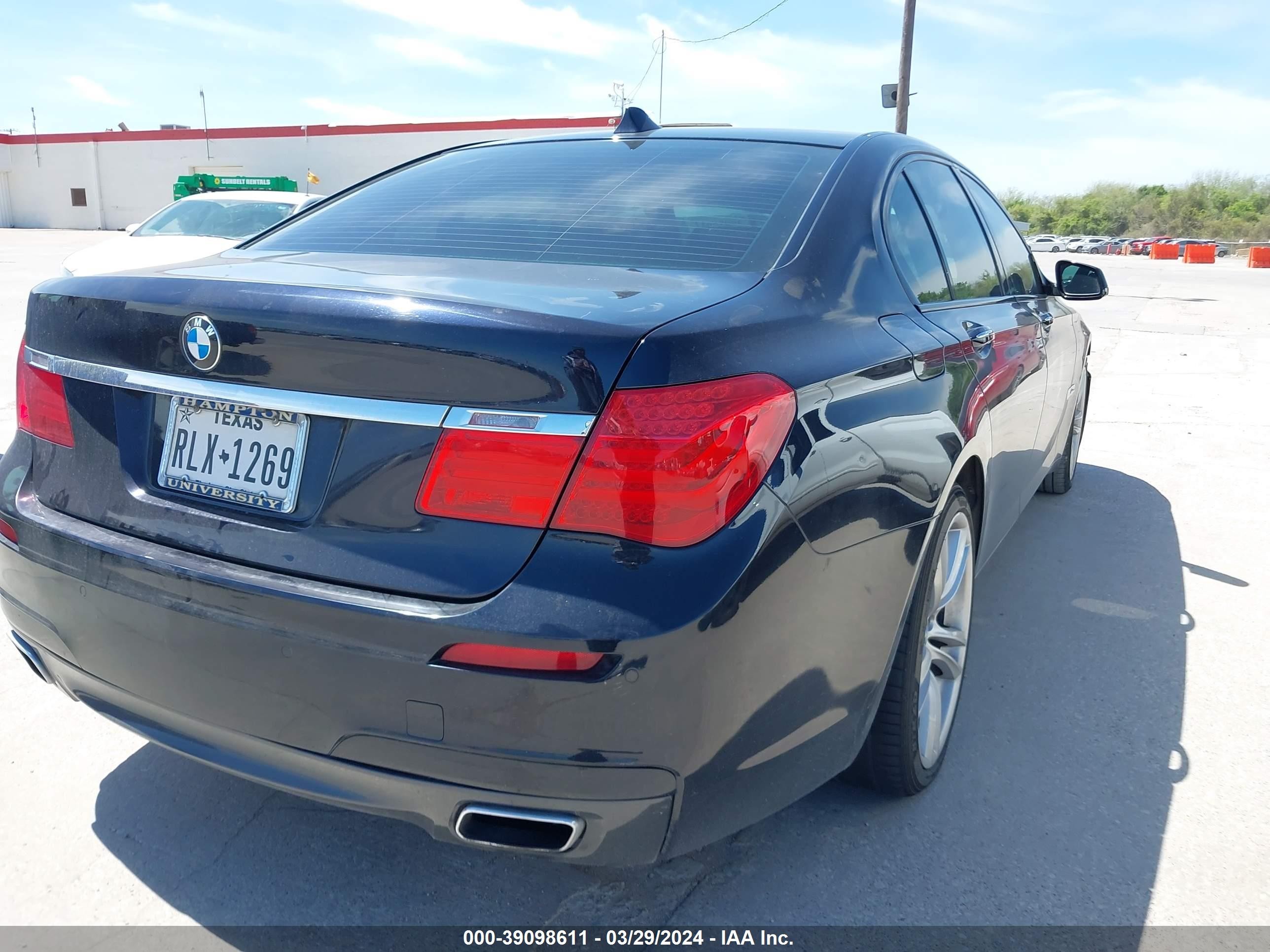 Photo 3 VIN: WBAKA8C50CDX01370 - BMW 7ER 