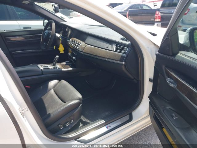 Photo 4 VIN: WBAKA8C56CDS99984 - BMW 750I 