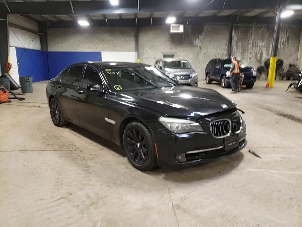 Photo 10 VIN: WBAKA8C5XACY36133 - BMW 750 I 