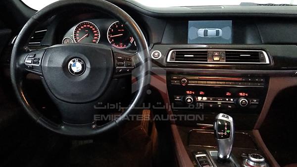 Photo 16 VIN: WBAKB2102AC407490 - BMW 730 