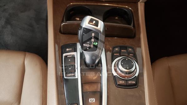 Photo 18 VIN: WBAKB2105AC405359 - BMW 730 