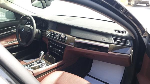 Photo 26 VIN: WBAKB210XCDX91578 - BMW 750LI 