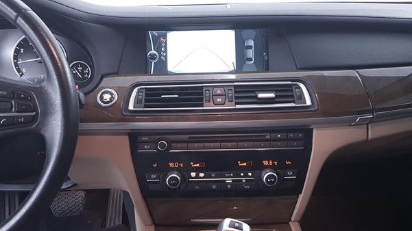 Photo 17 VIN: WBAKB4104BC429309 - BMW 740 